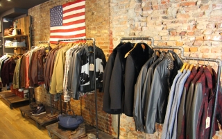 Thiết kế shop thời trang cổ điển Mỹ